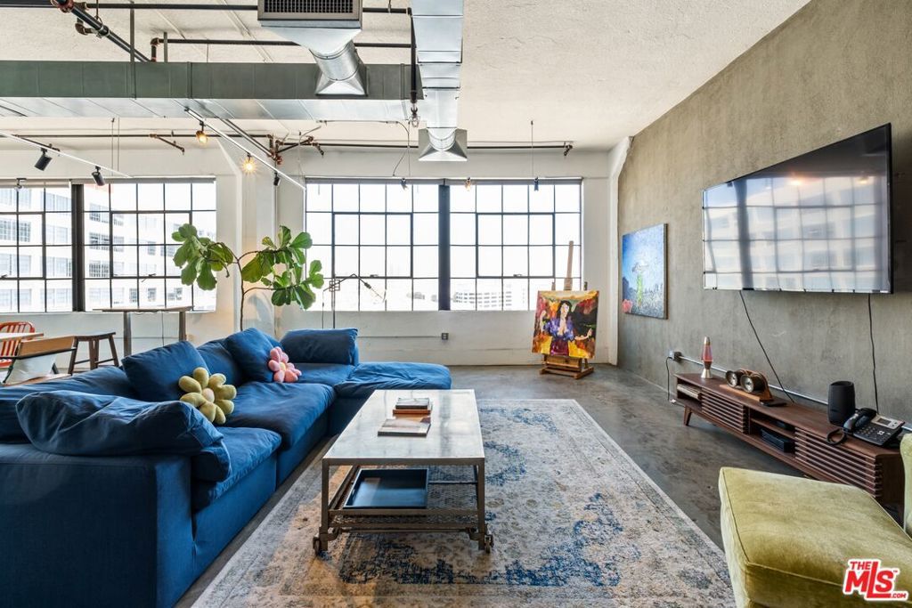 Photo of 315 E 8th Street #801, Los Angeles, CA 90014 (MLS # 26660177)