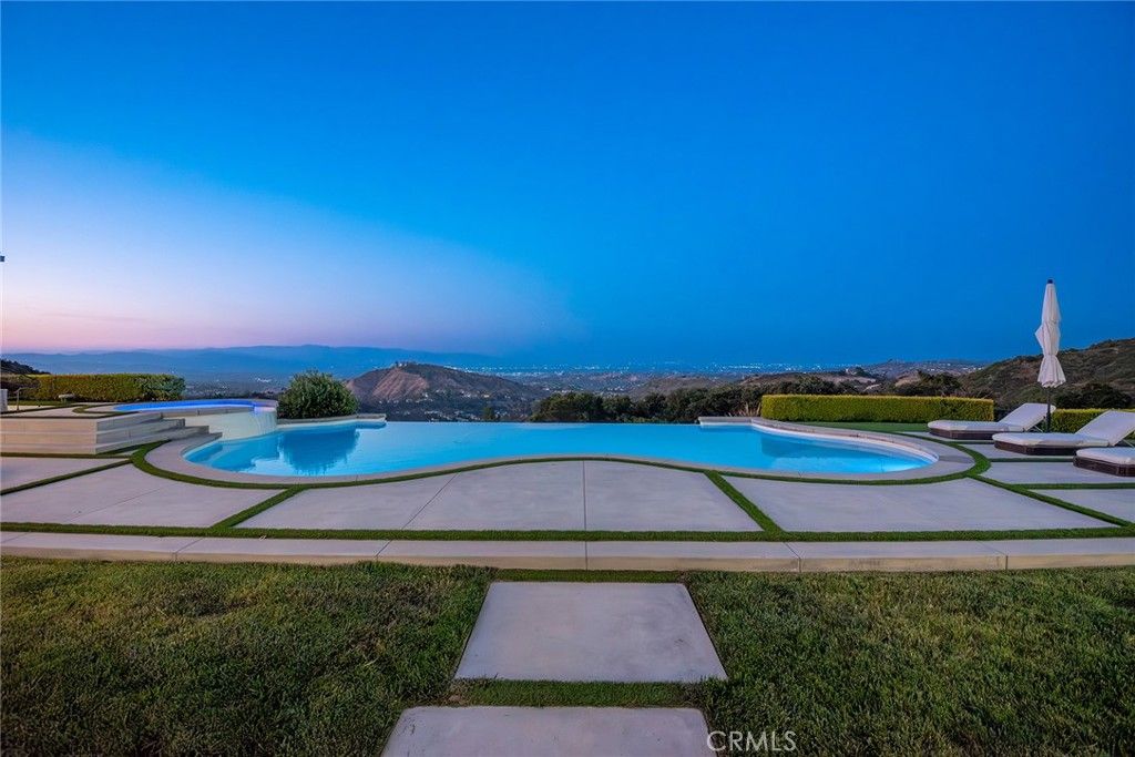 Photo of 24011 Alder Place, Calabasas, CA 91302 (MLS # SR26118907)