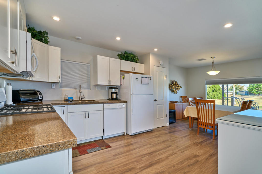 Tri Palm Estates - Manufactured In Park