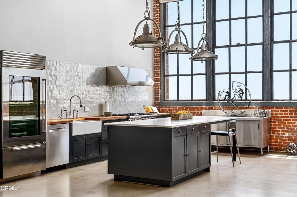 Photo of 1850 Industrial Street #708, Los Angeles, CA 90021 (MLS # P1-25336)