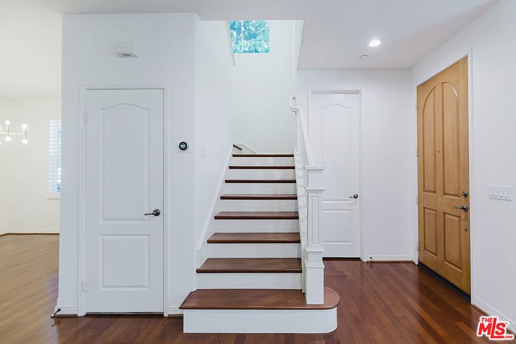 453 N Altadena Drive 8