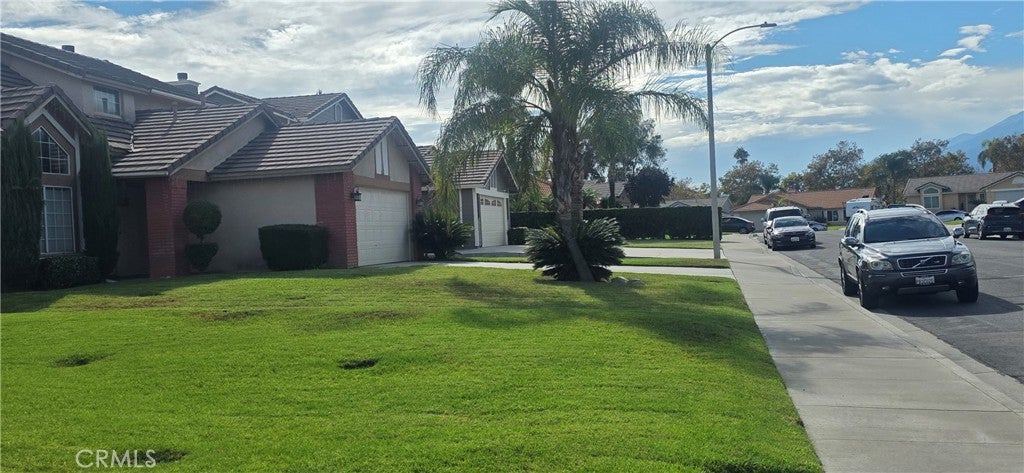 2633 W Loma Vista Drive