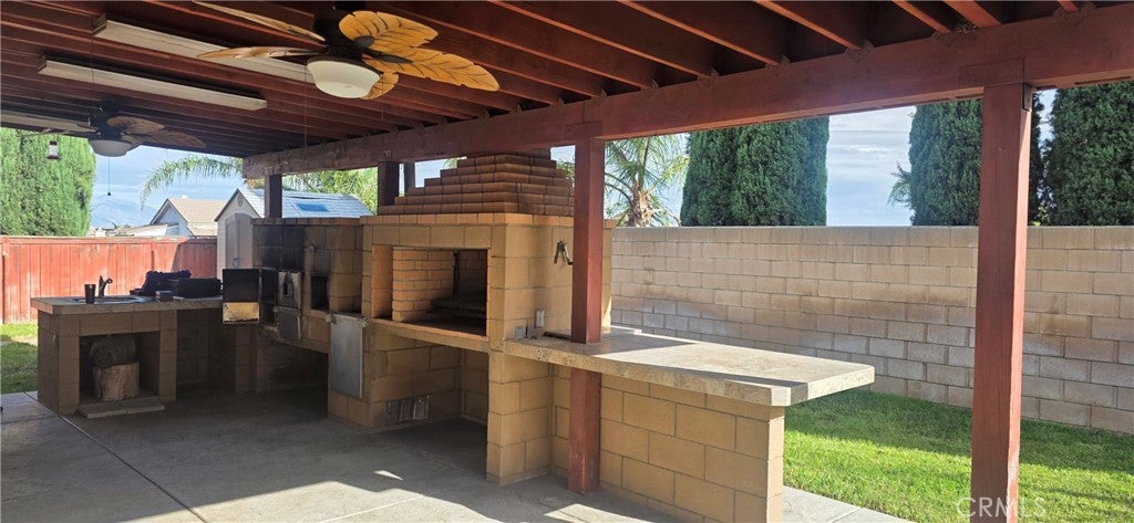 2633 W Loma Vista Drive