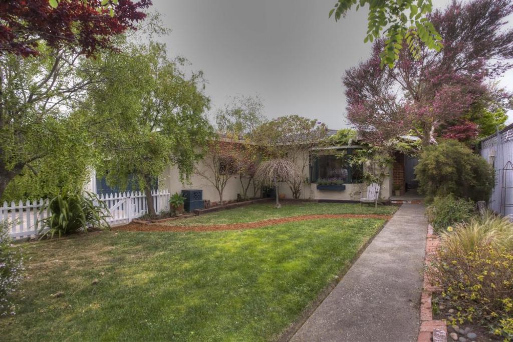 listing image 130725542250614919814