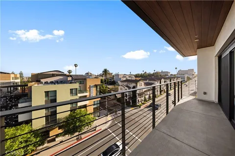 218 N El Molino Avenue Unit 502, Pasadena, CA 91101 - MLS#: AR25126345