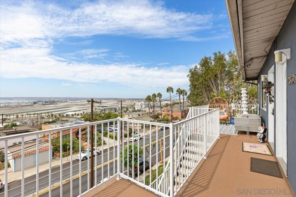 2831 37 Columbia Street