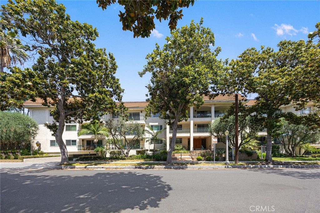 420 S Madison Avenue 301
