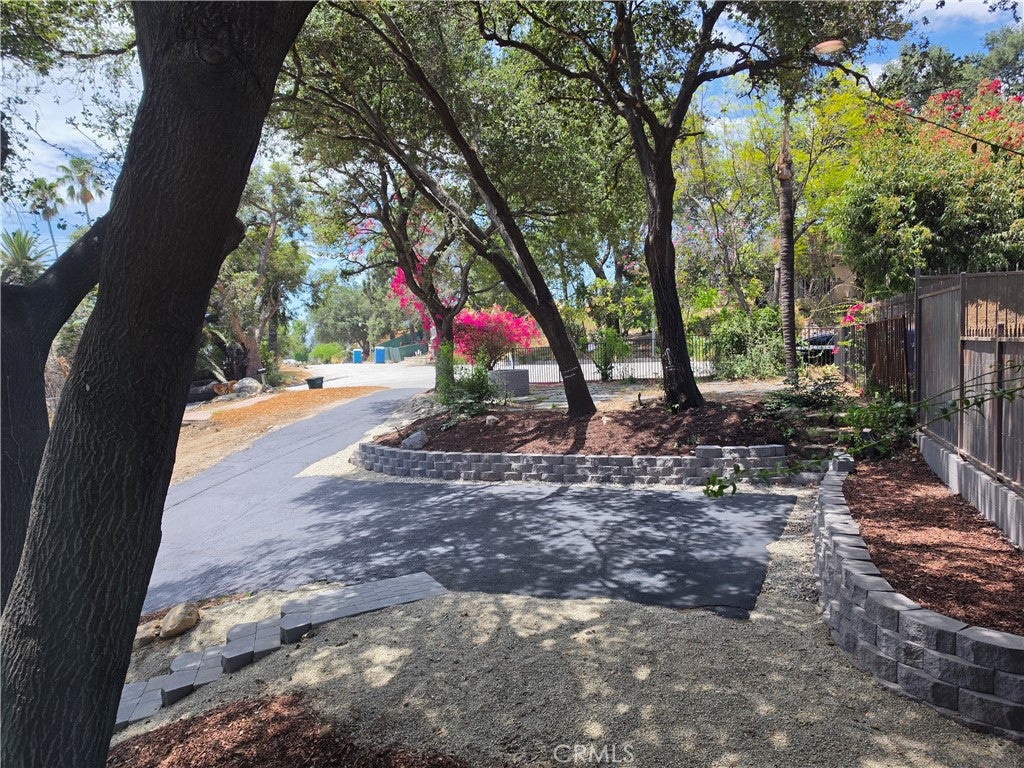 3130 N Mount Curve Ave, Altadena CA 91001