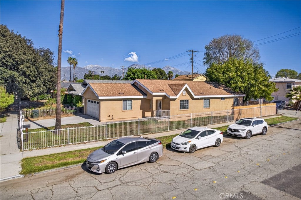548 N Reservoir