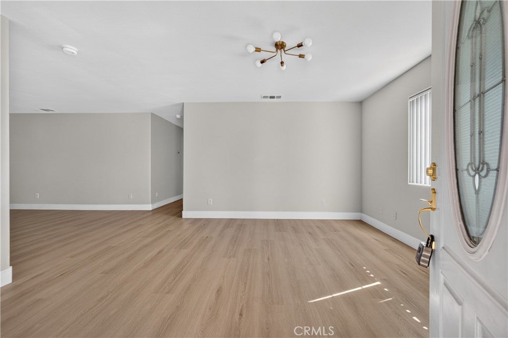 548 N Reservoir
