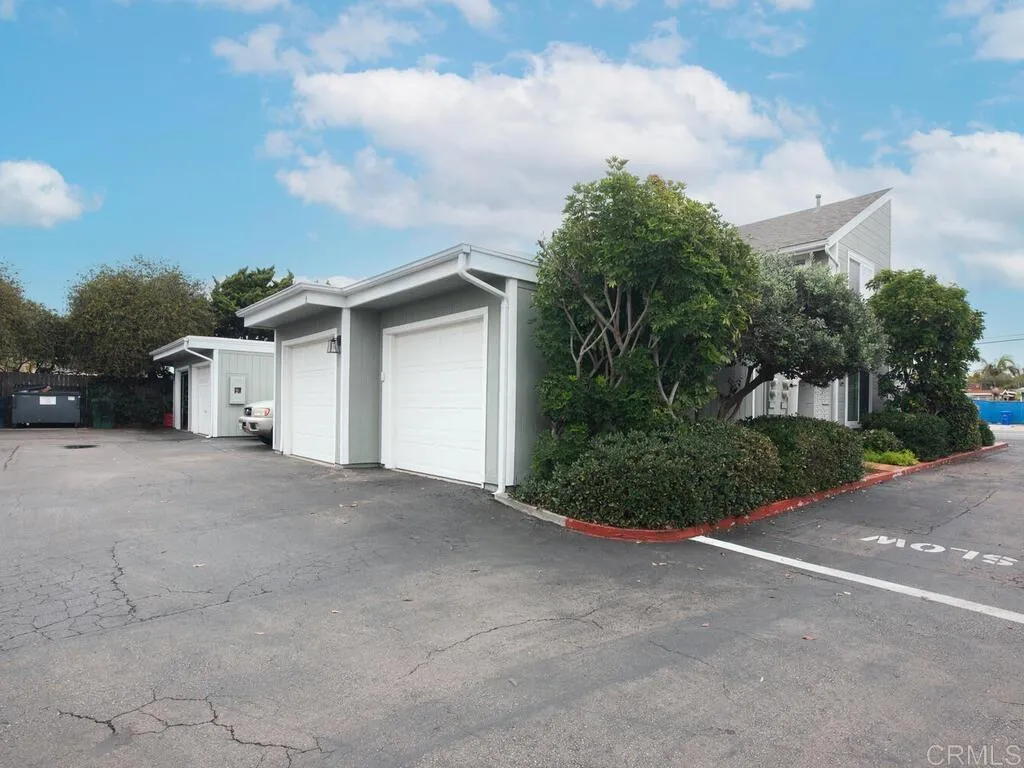 Carlsbad, California 92008, United States, 2 Bedrooms Bedrooms, ,2 BathroomsBathrooms,Residential,Active,246834