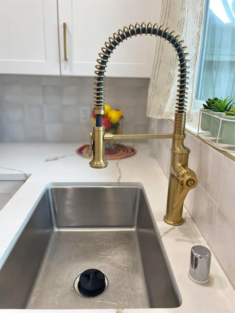 Carlsbad, California 92008, United States, 2 Bedrooms Bedrooms, ,2 BathroomsBathrooms,Residential,Active,246834