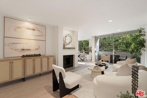 Photo of 429 N Oakhurst Drive #203, Beverly Hills, CA 90210 (MLS # 26662505)