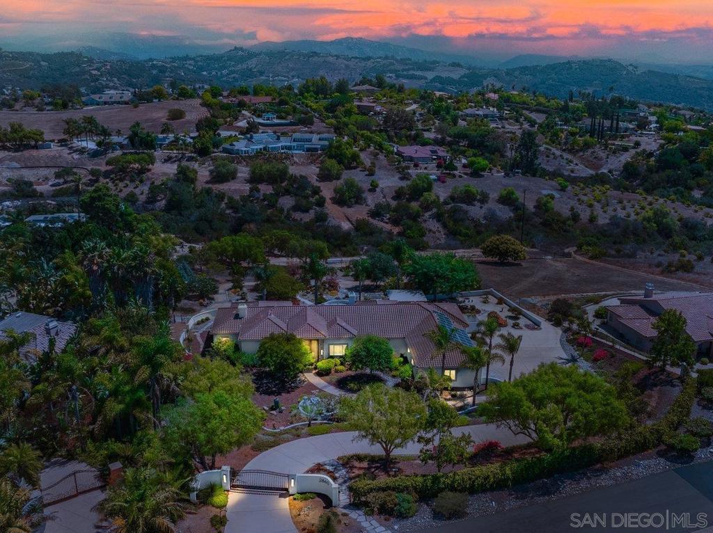 2860 Via Rancheros Way