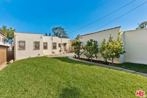 Tiny photo for 1511 Pandora Avenue, Los Angeles, CA 90024 (MLS # 25617565)
