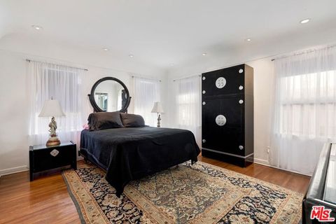 Tiny photo for 1511 Pandora Avenue, Los Angeles, CA 90024 (MLS # 25617565)