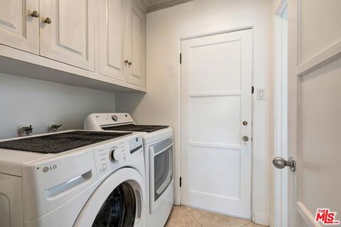 Tiny photo for 1511 Pandora Avenue, Los Angeles, CA 90024 (MLS # 25617565)