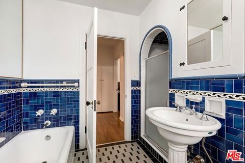 Tiny photo for 1511 Pandora Avenue, Los Angeles, CA 90024 (MLS # 25617565)