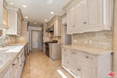 Tiny photo for 1511 Pandora Avenue, Los Angeles, CA 90024 (MLS # 25617565)