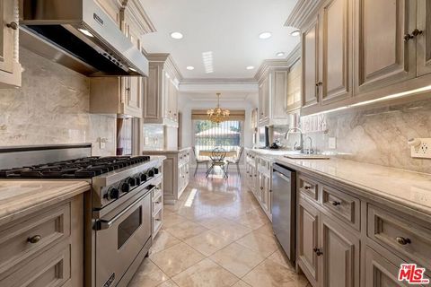 Tiny photo for 1511 Pandora Avenue, Los Angeles, CA 90024 (MLS # 25617565)