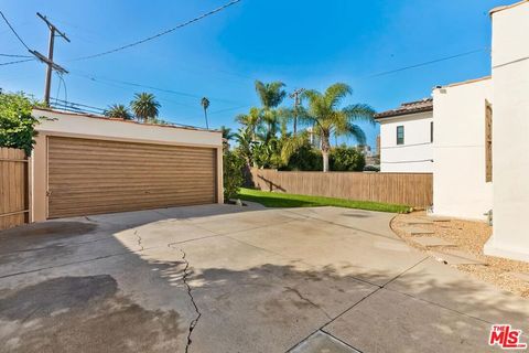 Tiny photo for 1511 Pandora Avenue, Los Angeles, CA 90024 (MLS # 25617565)