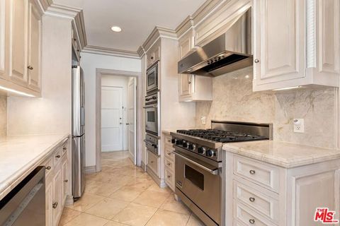 Tiny photo for 1511 Pandora Avenue, Los Angeles, CA 90024 (MLS # 25617565)