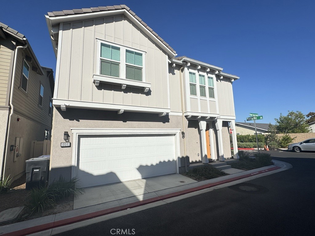 10201 Oxbow Loop