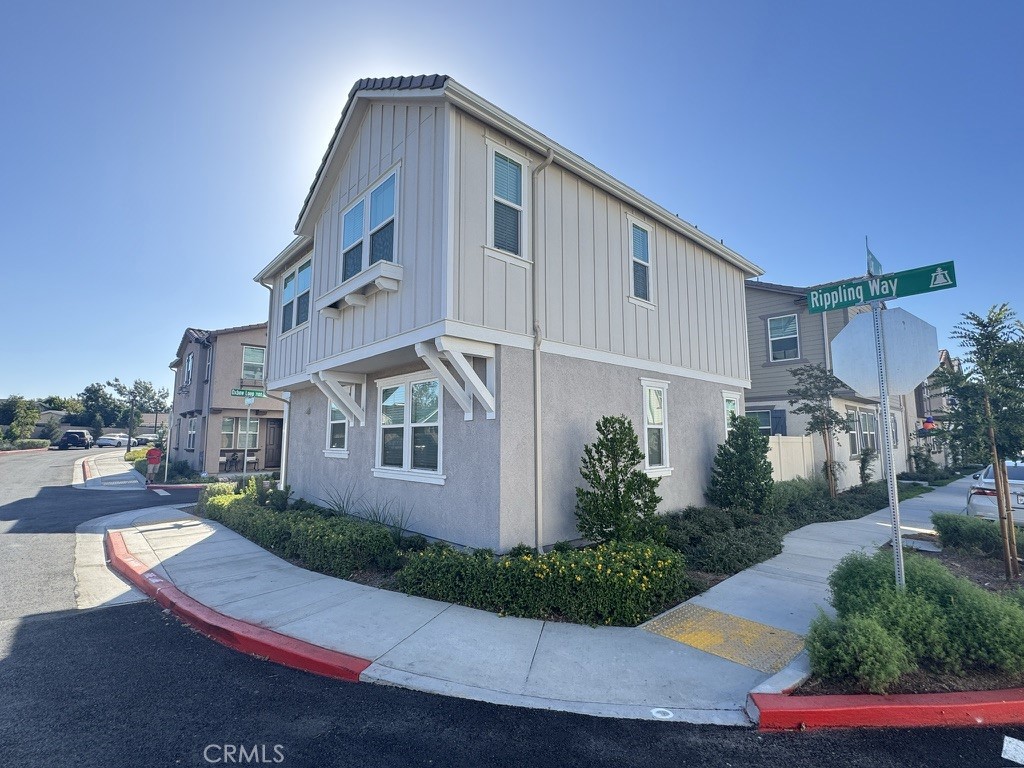 10201 Oxbow Loop