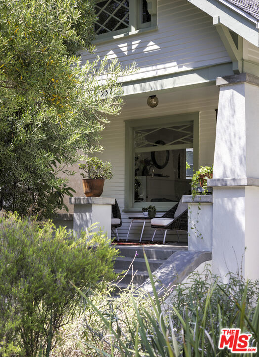 Properties 2 932 W Kensington Road