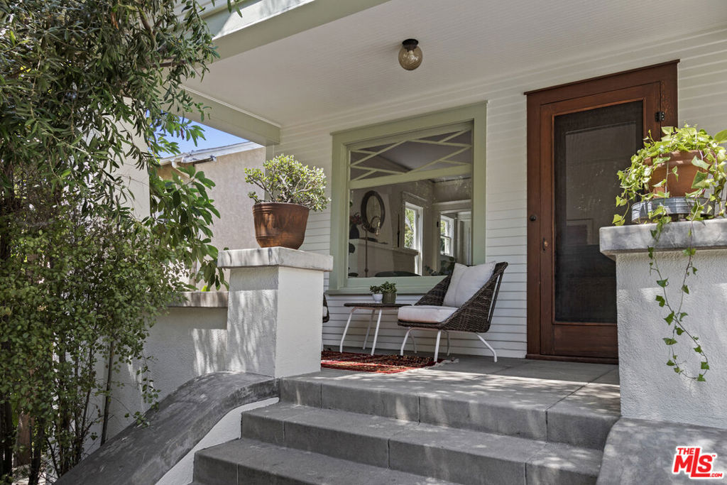 Properties 4 932 W Kensington Road