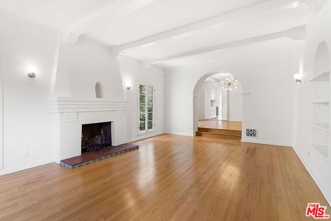 Photo of 7972 Blackburn Avenue, Los Angeles, CA 90048 (MLS # 25628911)