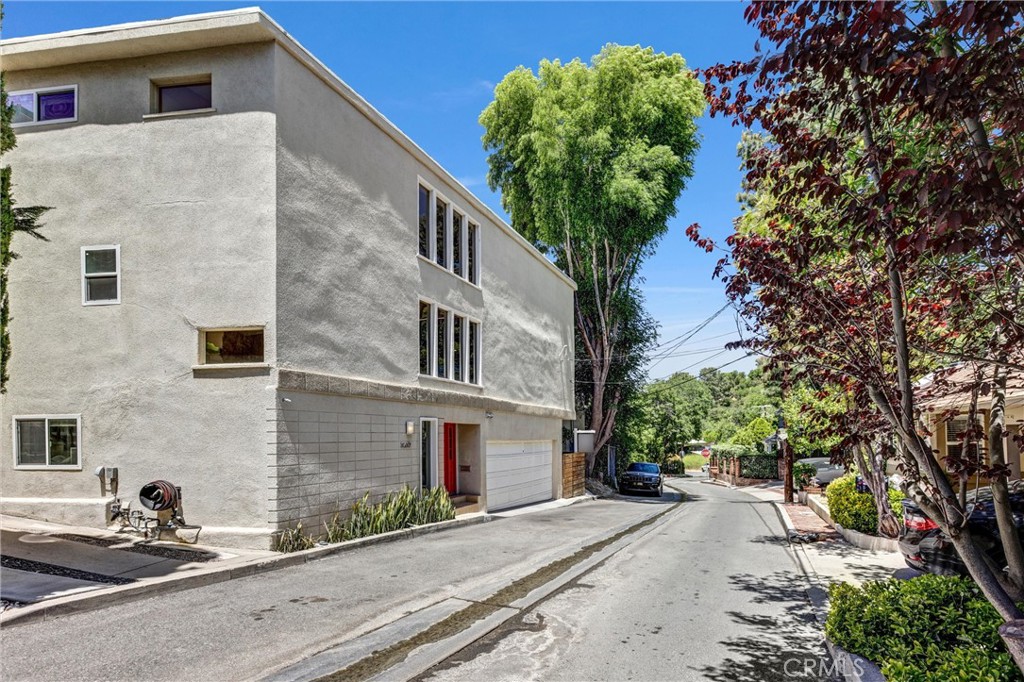 3637 Dixie Canyon Place