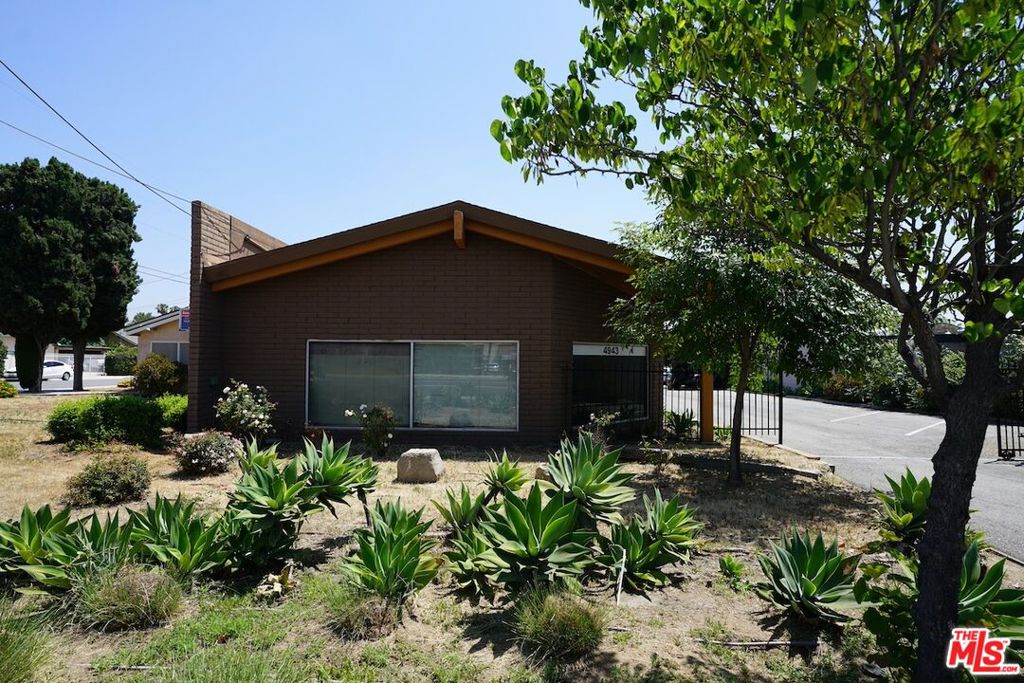 4943 La Sierra Avenue