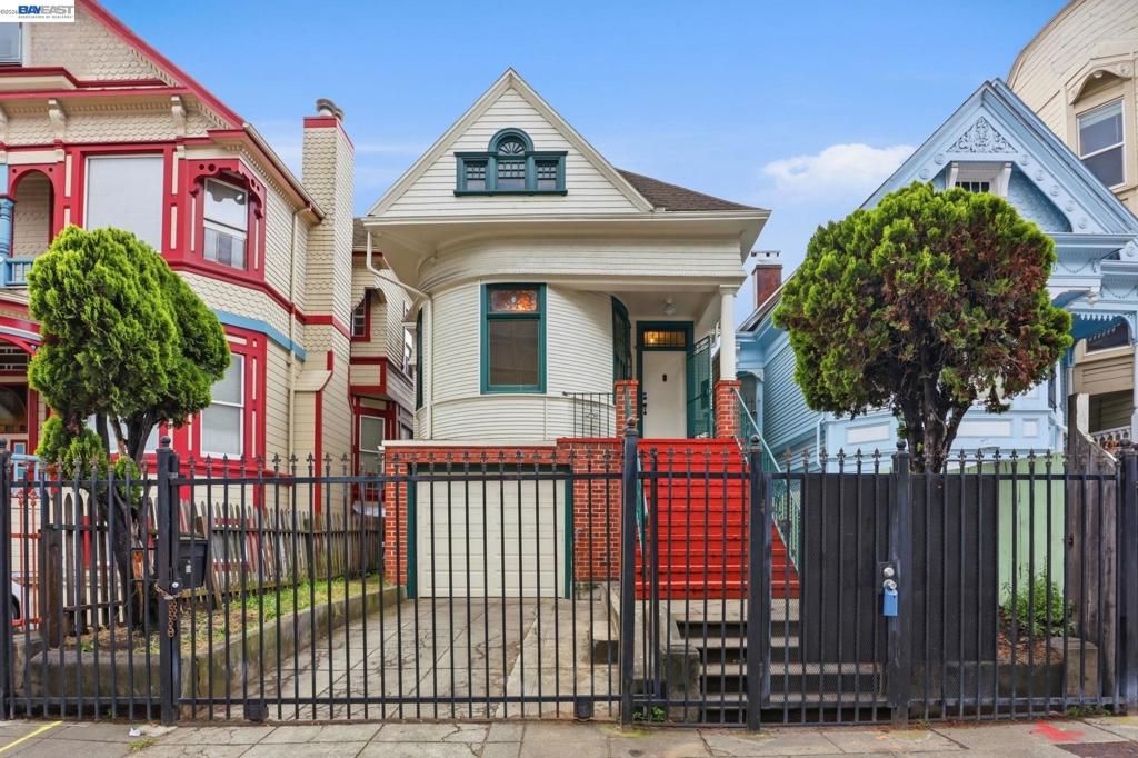 Photo of 55 8Th St St, Oakland, CA 94607 (MLS # 41132052)