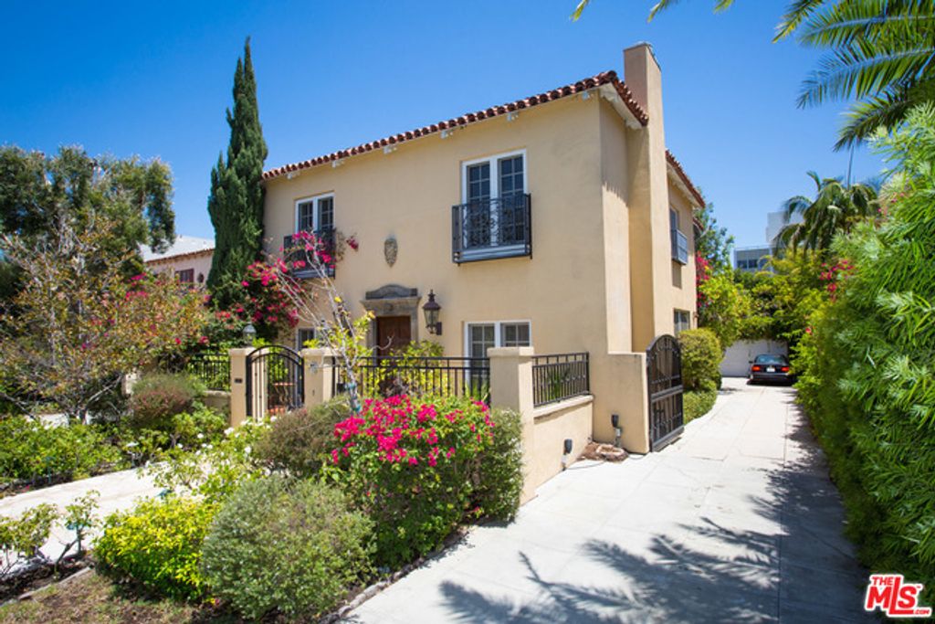 Photo of 260 El Camino Drive, Beverly Hills, CA 90212 (MLS # 26664425)