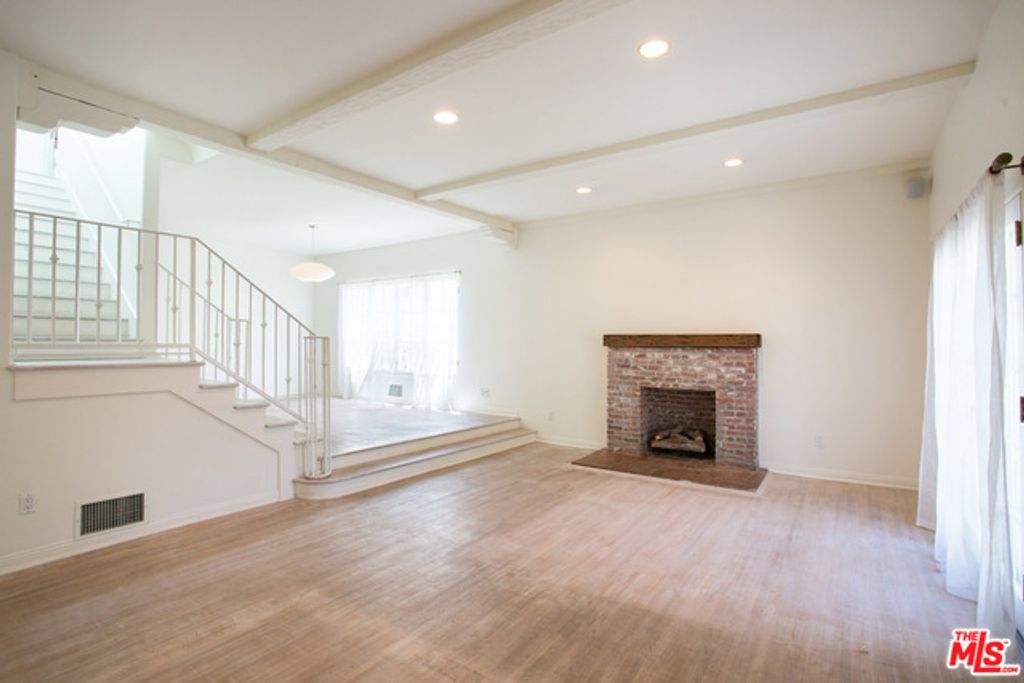 Photo of 260 El Camino Drive, Beverly Hills, CA 90212 (MLS # 26664425)