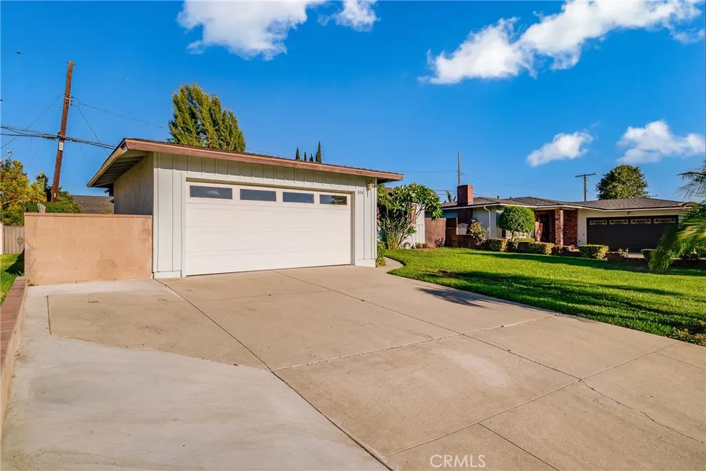 Duarte, California 91010, United States, 3 Bedrooms Bedrooms, ,2 BathroomsBathrooms,Residential,Active,207336