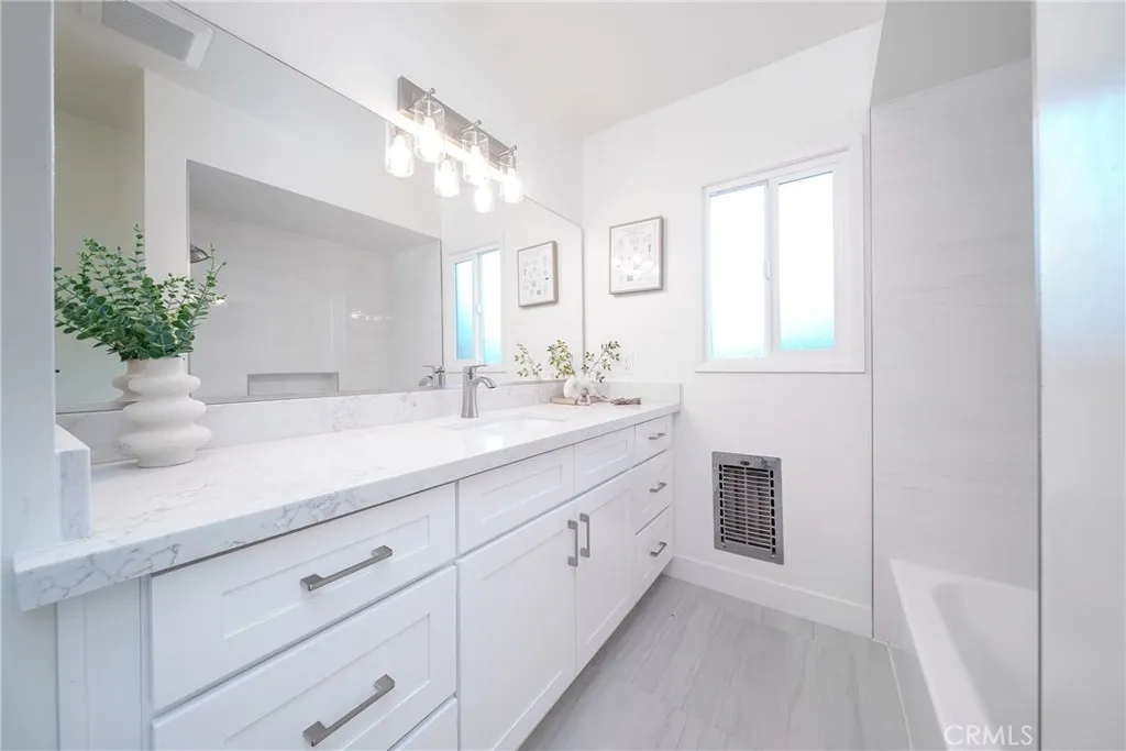 Duarte, California 91010, United States, 3 Bedrooms Bedrooms, ,2 BathroomsBathrooms,Residential,Active,207336