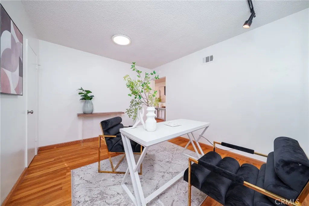 Duarte, California 91010, United States, 3 Bedrooms Bedrooms, ,2 BathroomsBathrooms,Residential,Active,207336