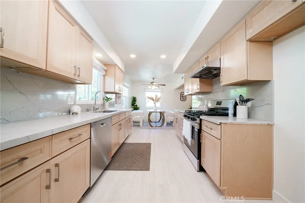 Duarte, California 91010, United States, 3 Bedrooms Bedrooms, ,2 BathroomsBathrooms,Residential,Active,207336