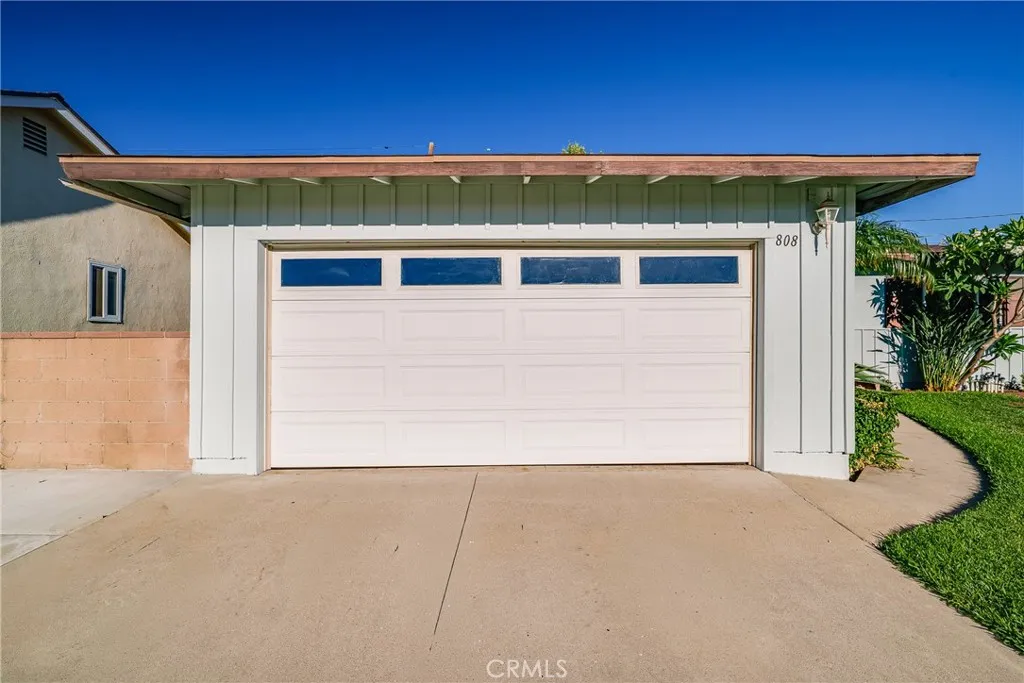 Duarte, California 91010, United States, 3 Bedrooms Bedrooms, ,2 BathroomsBathrooms,Residential,Active,207336