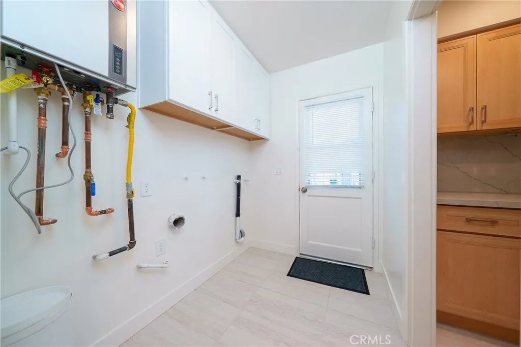 Duarte, California 91010, United States, 3 Bedrooms Bedrooms, ,2 BathroomsBathrooms,Residential,Active,207336