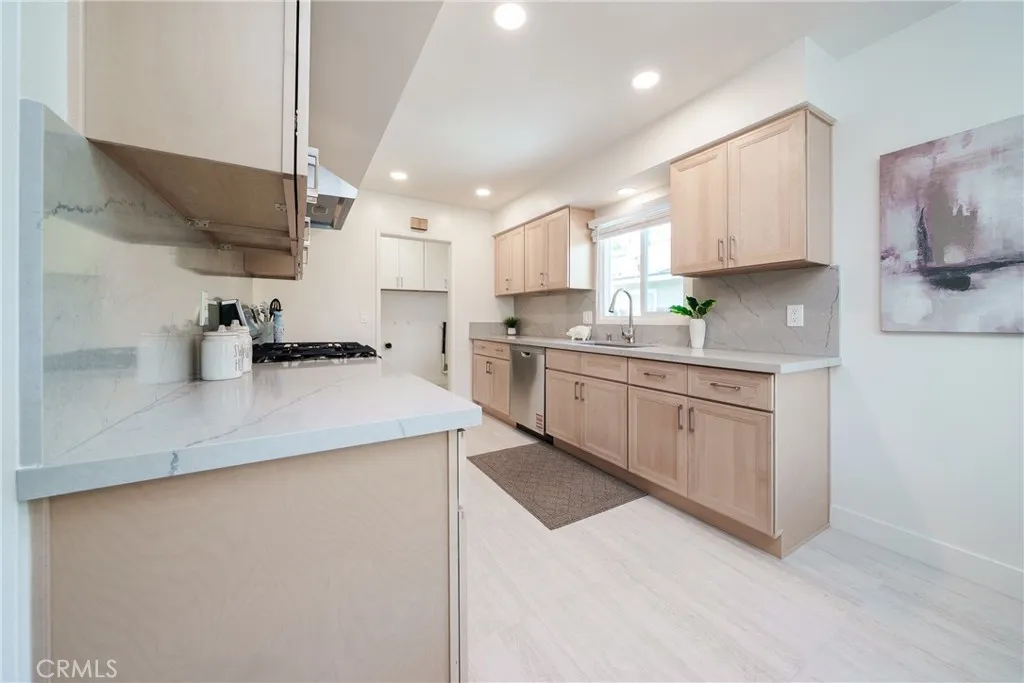 Duarte, California 91010, United States, 3 Bedrooms Bedrooms, ,2 BathroomsBathrooms,Residential,Active,207336