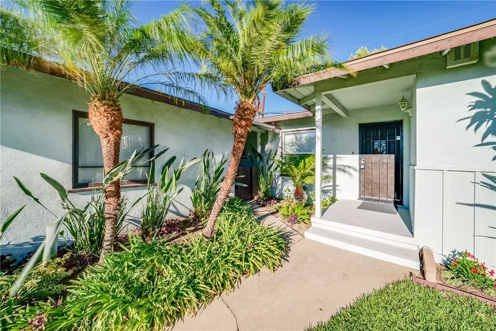 Duarte, California 91010, United States, 3 Bedrooms Bedrooms, ,2 BathroomsBathrooms,Residential,Active,207336