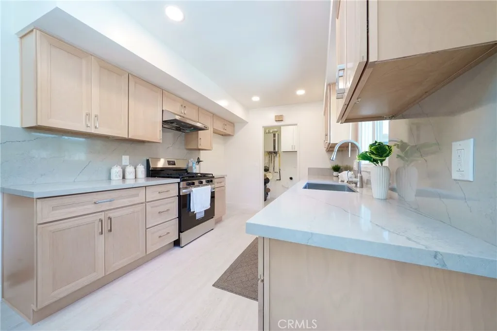 Duarte, California 91010, United States, 3 Bedrooms Bedrooms, ,2 BathroomsBathrooms,Residential,Active,207336