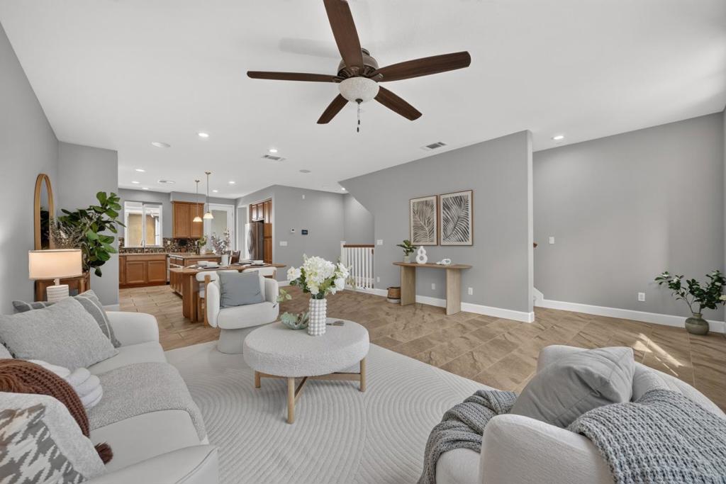 1052 Doheny Terrace
