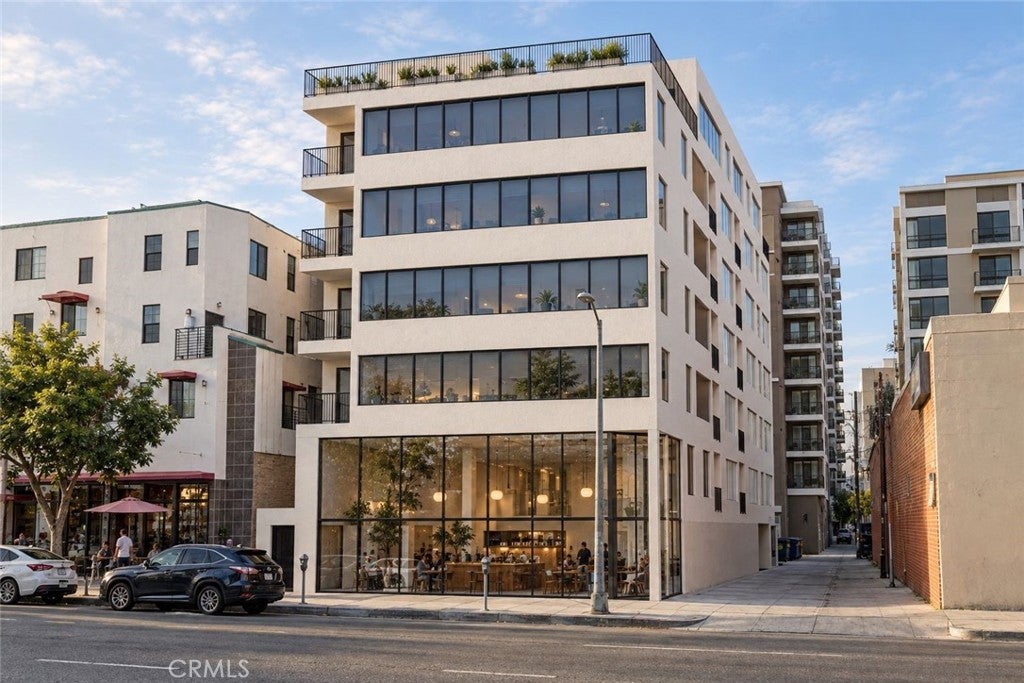 127 W 6th