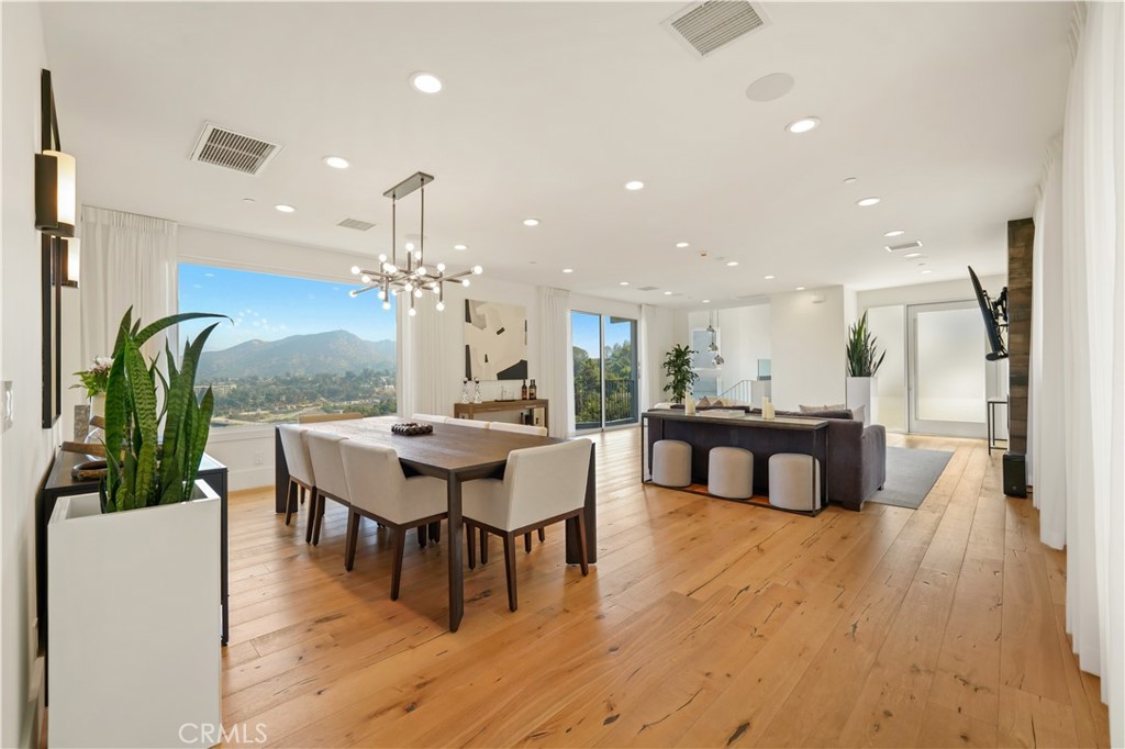 3548 1/2 Multiview Drive