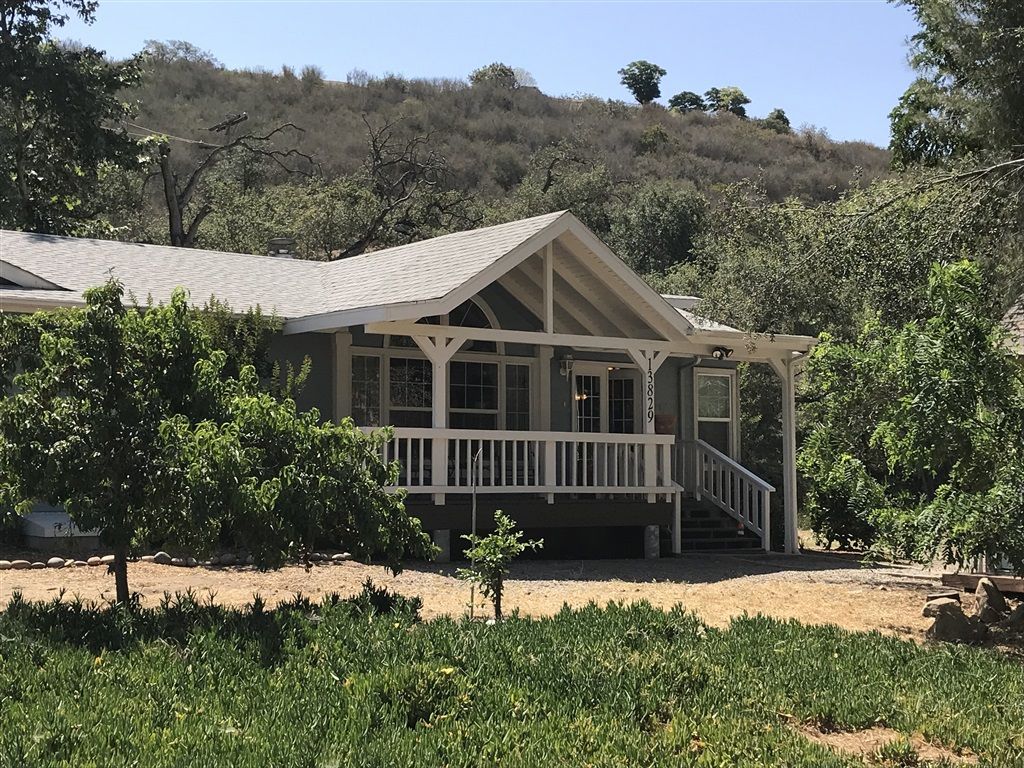 listing image 130725324803401569768