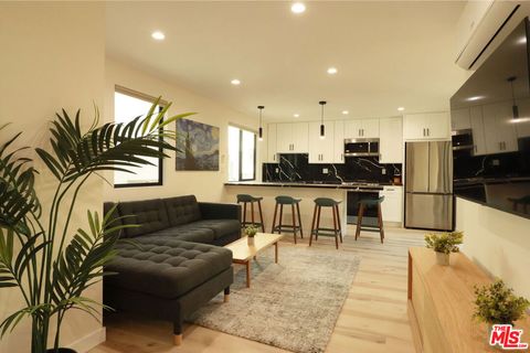 Photo of 918 N San Vicente Boulevard #F, West Hollywood, CA 90069 (MLS # 26652681)